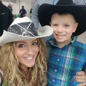 Meet your Posher, Carrie